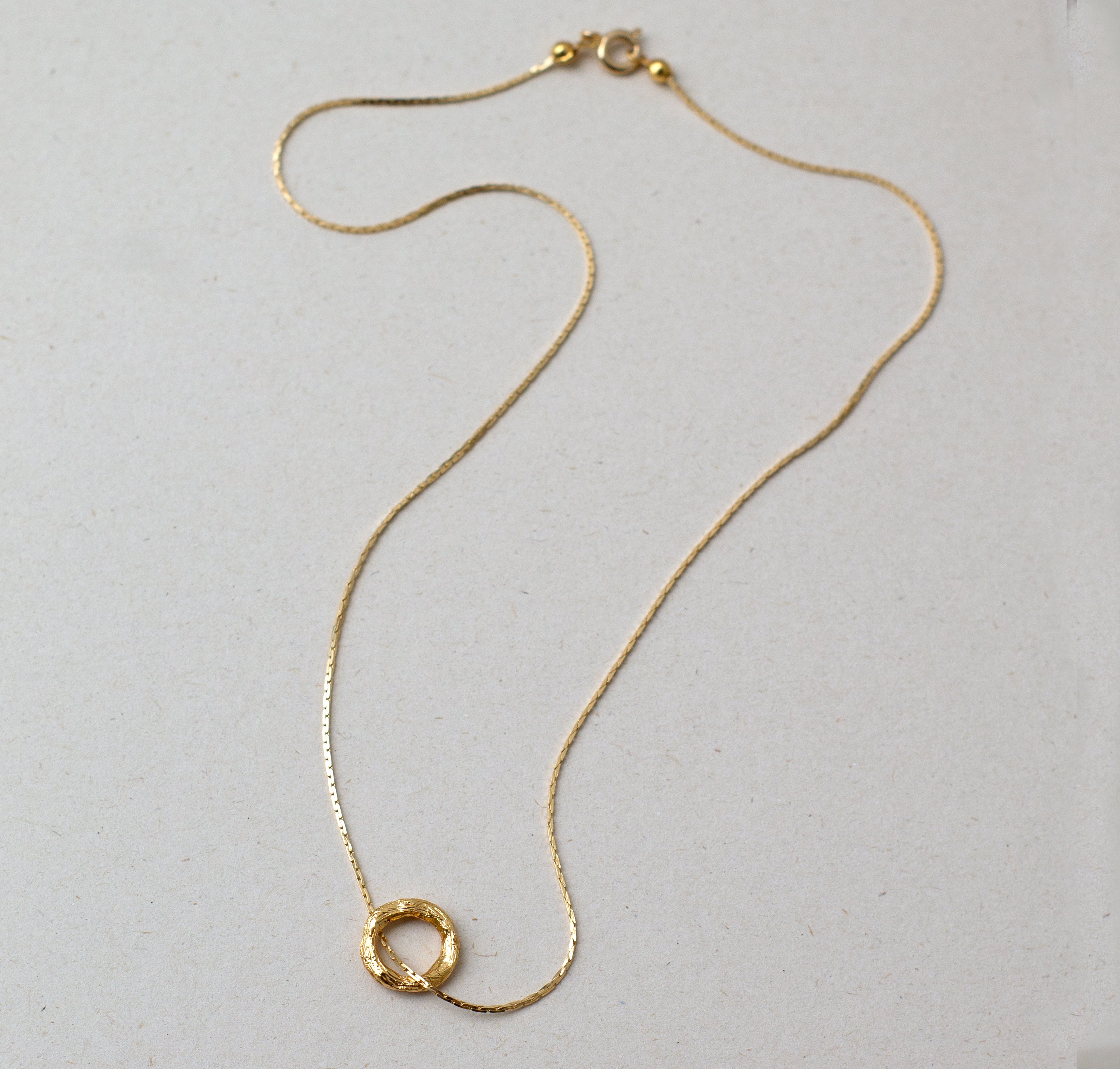 Collar circulo infinito