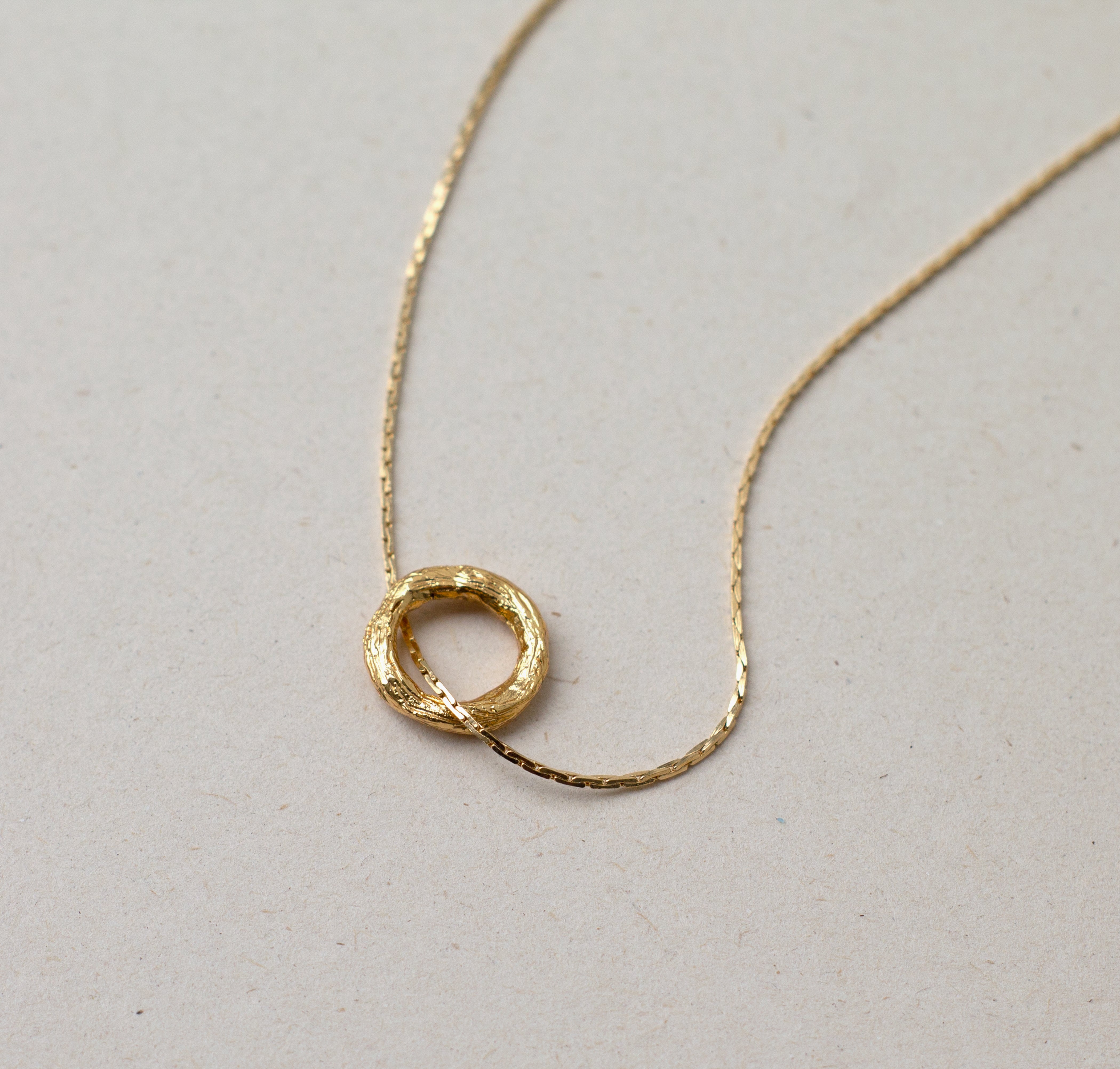 Collar circulo infinito