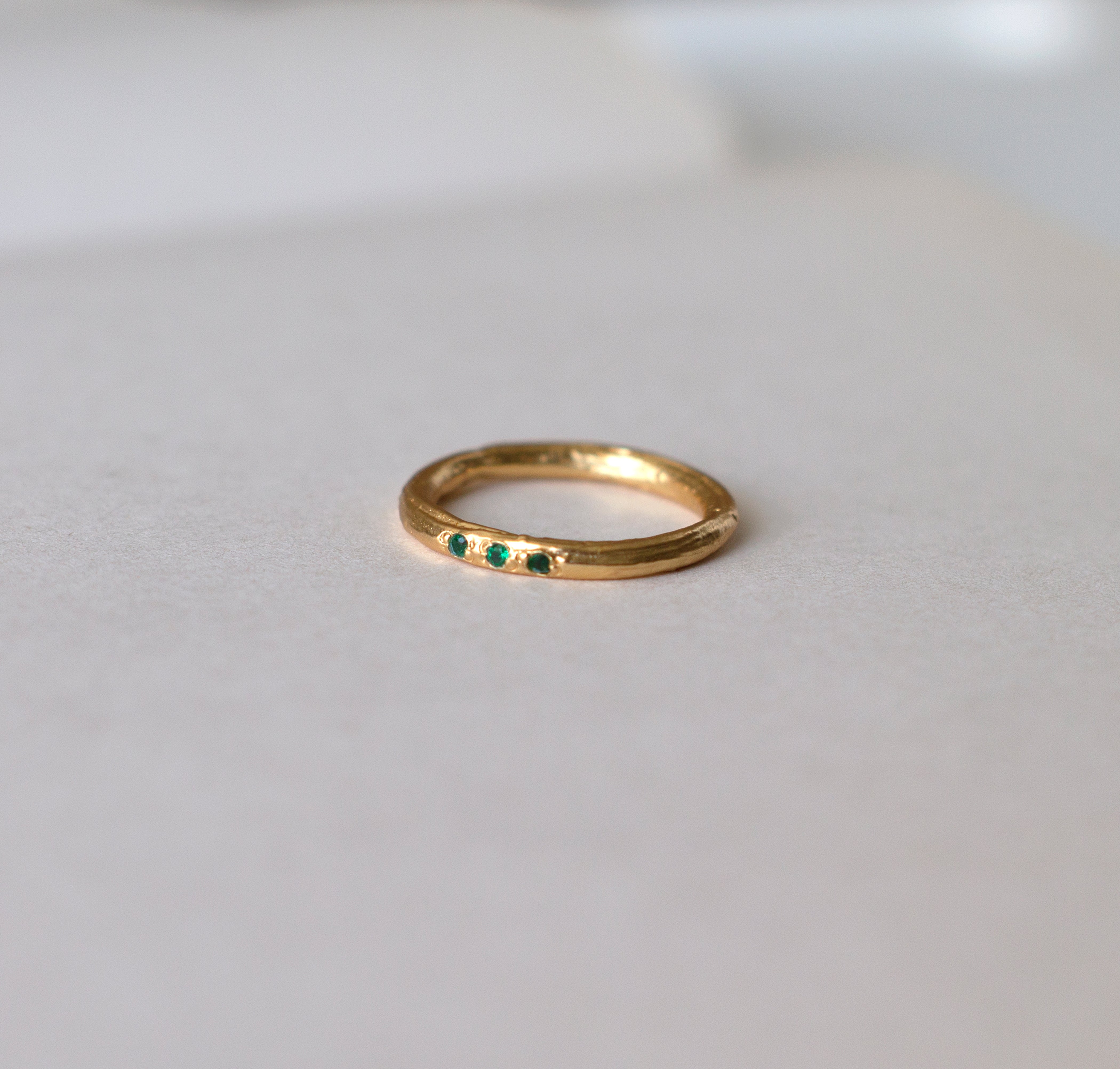 Anillo tres mini circones