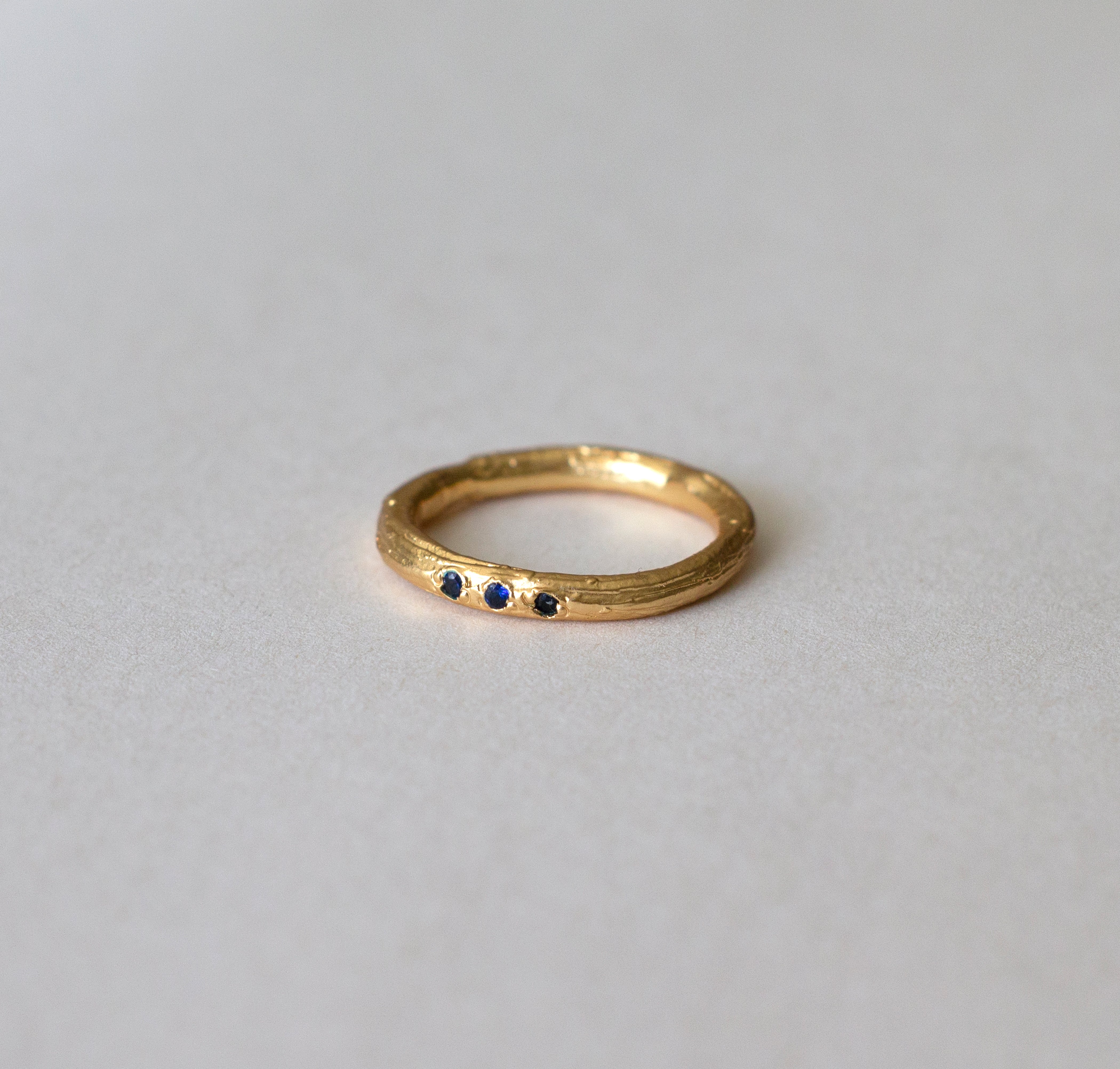 Anillo tres mini circones
