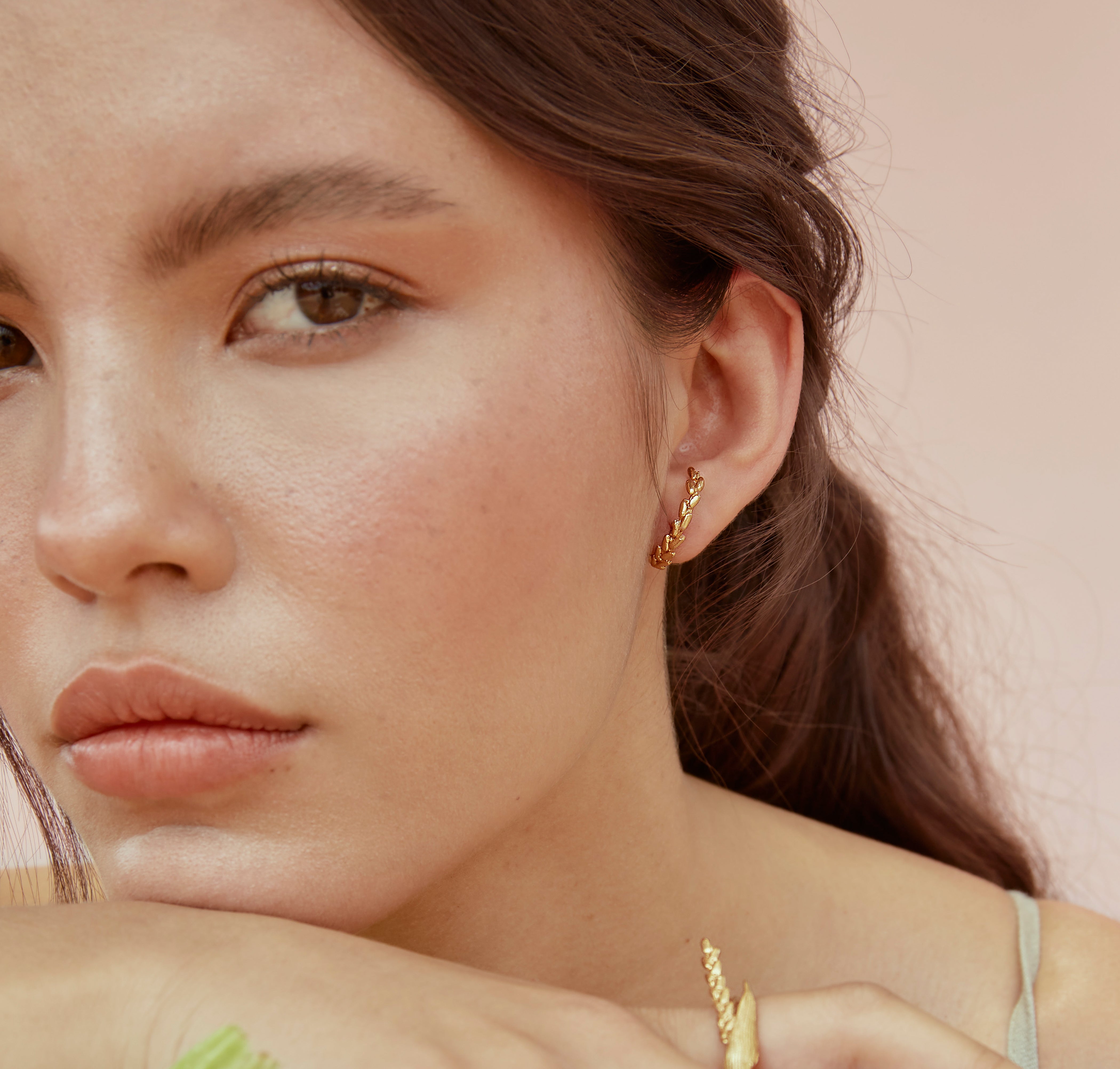 Victoria Montañez joyería colombiana inspirada en el campo y en la tierra