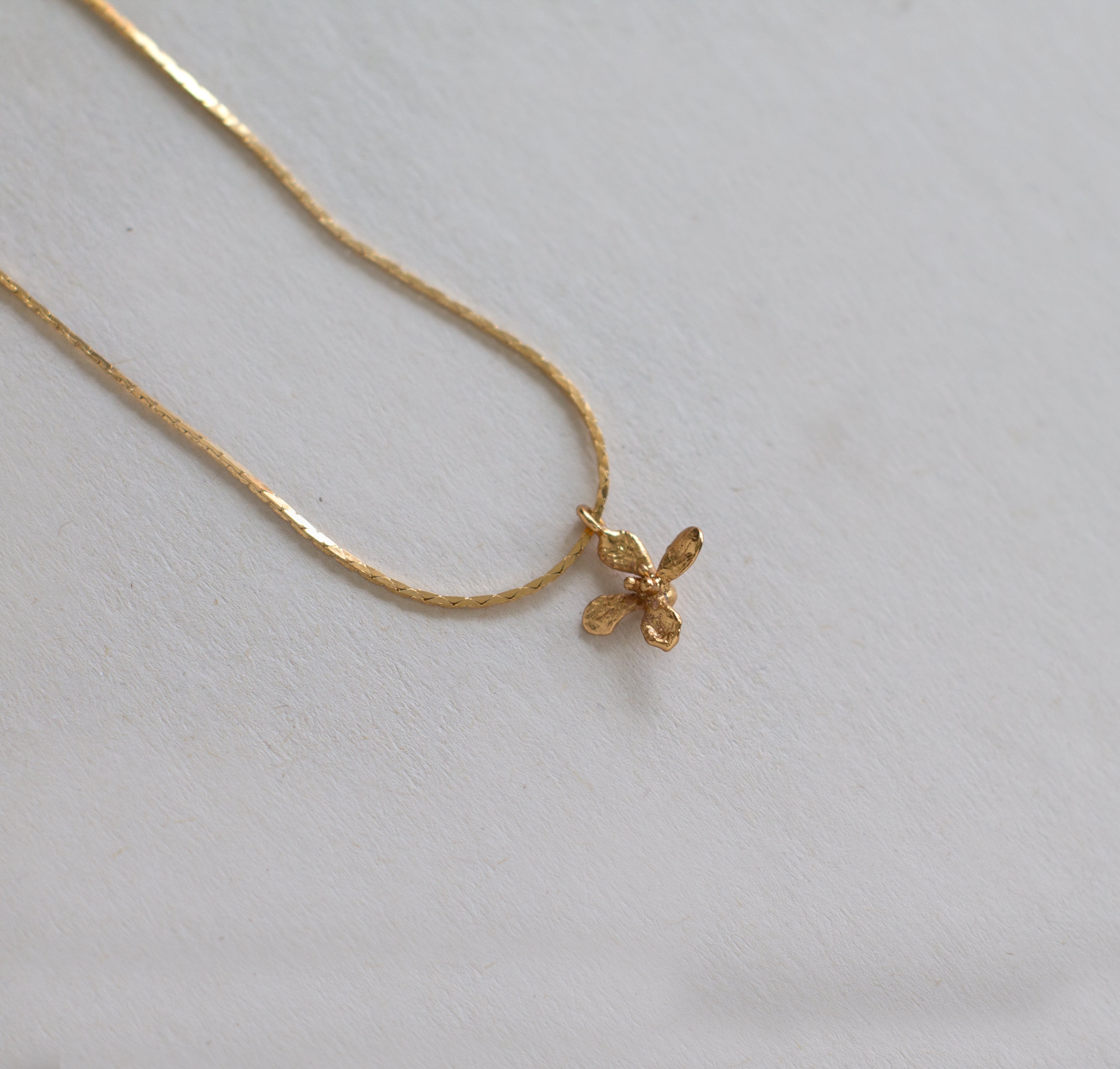 Collar miniflor rábano