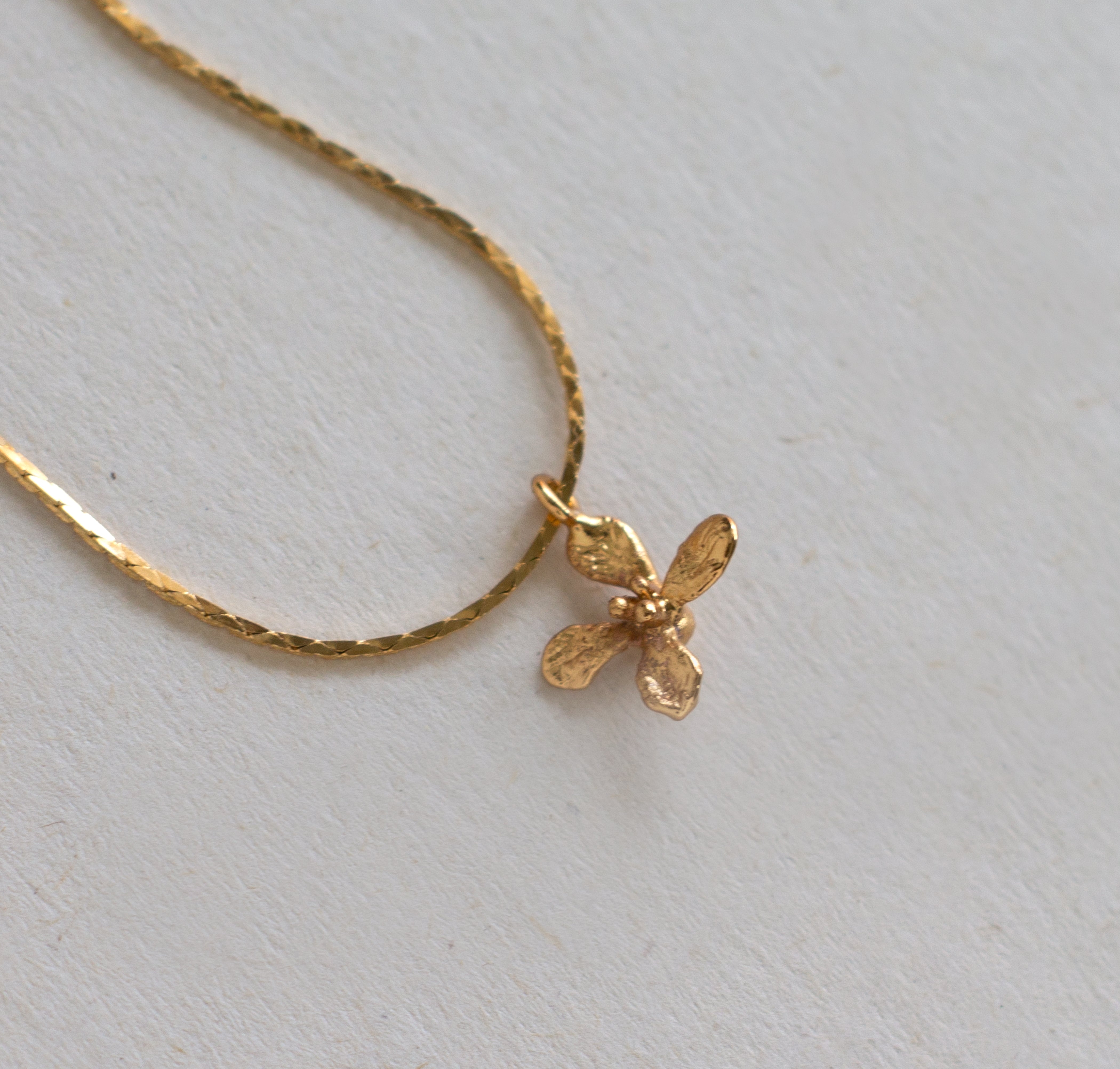 Collar miniflor rábano