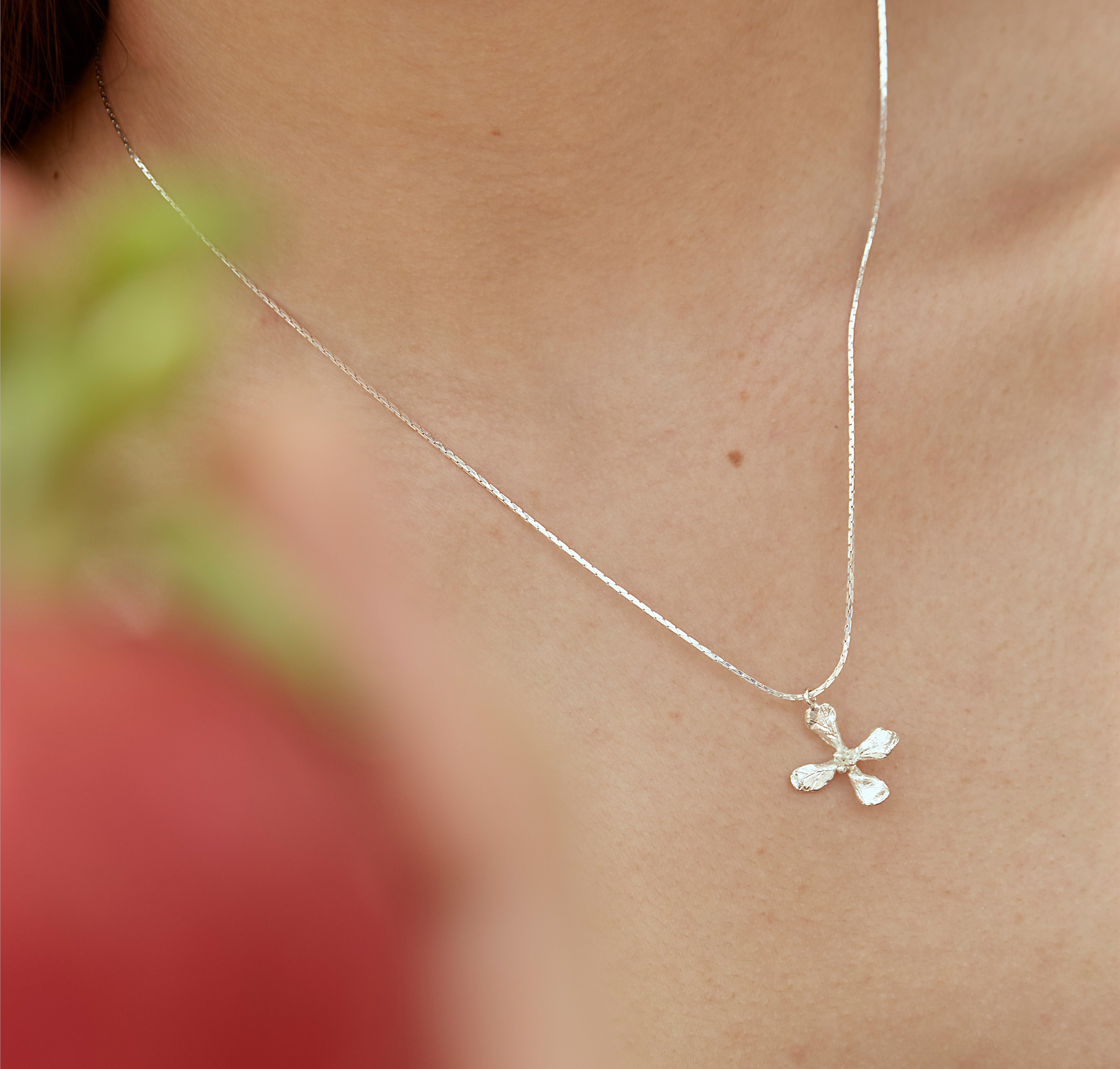 Collar Flor rábano