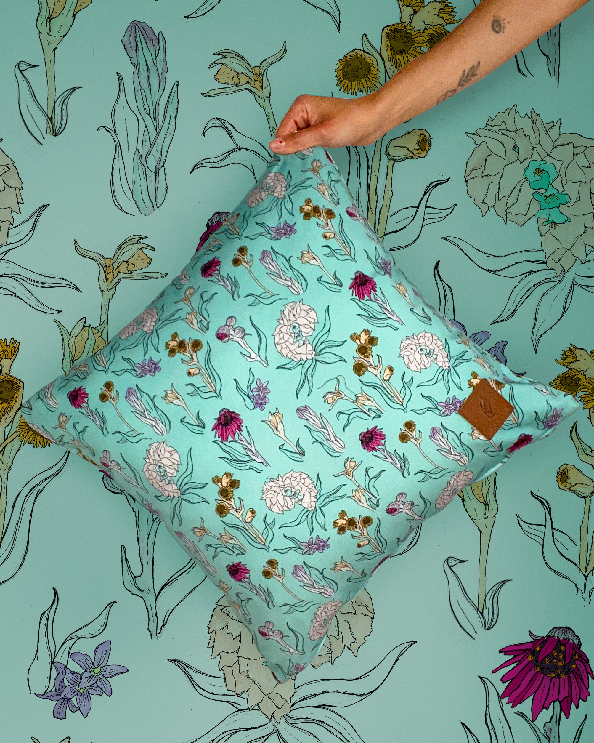 Cojín- Flores misteriosas