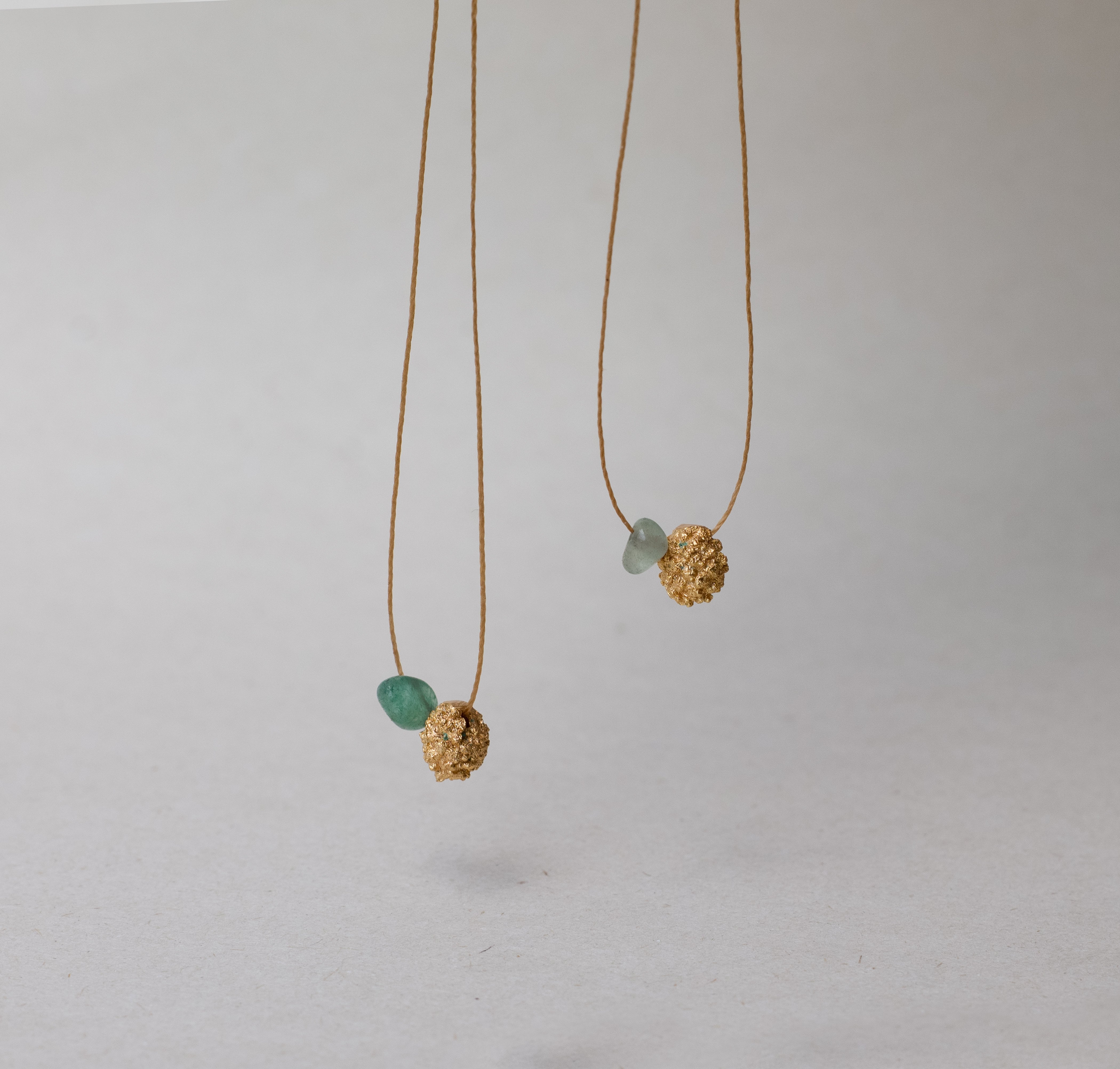 Collar semilla y piedra