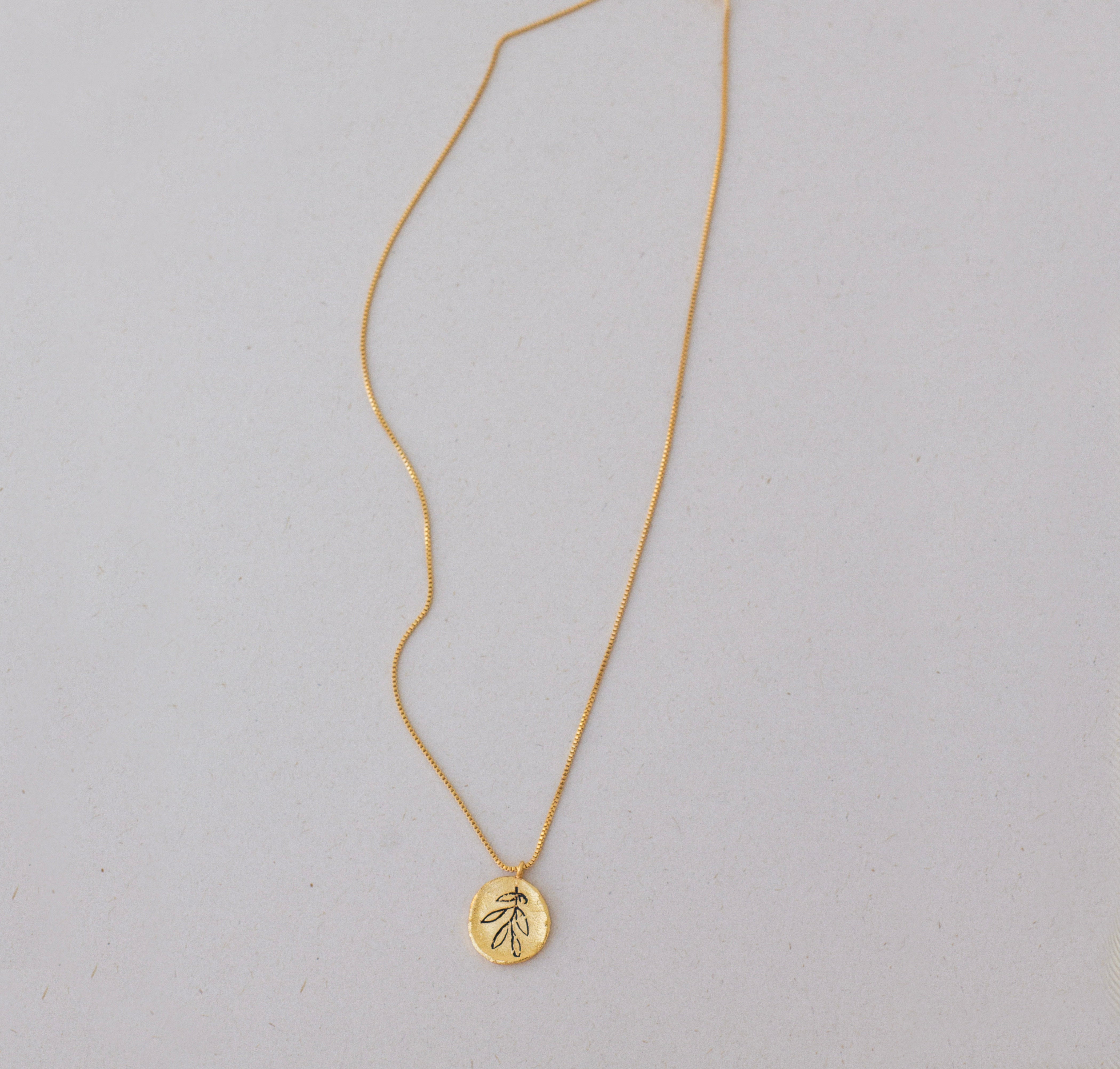 Collar moneda olivo